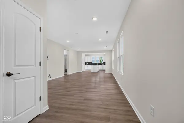 3200 Balsamroot DR, Greenwood, IN 46143
