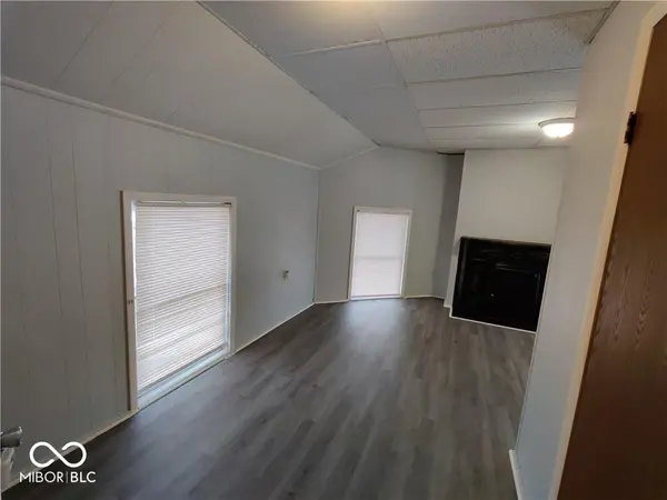 617 W Franklin ST #Studio 4, Shelbyville, IN 46176