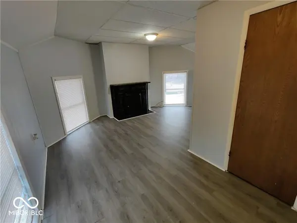 617 W Franklin ST #Studio 4, Shelbyville, IN 46176