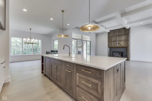 10880 Dartmoor CT, Zionsville, IN 46077