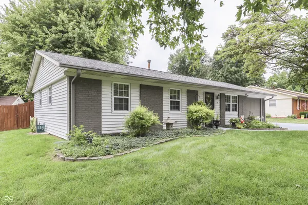 68 Kensington Park RD, Greenwood, IN 46142