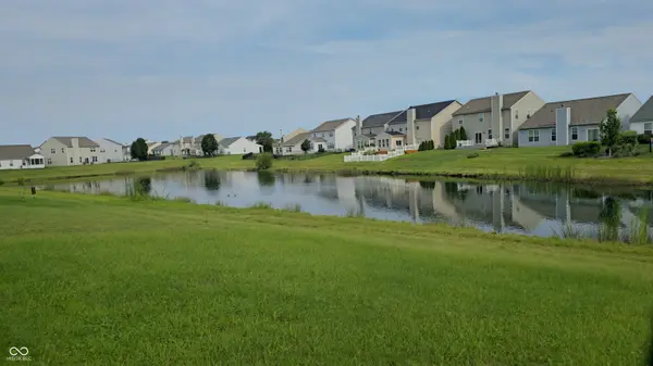 6116 Pebblebrooke RD, Whitestown, IN 46075