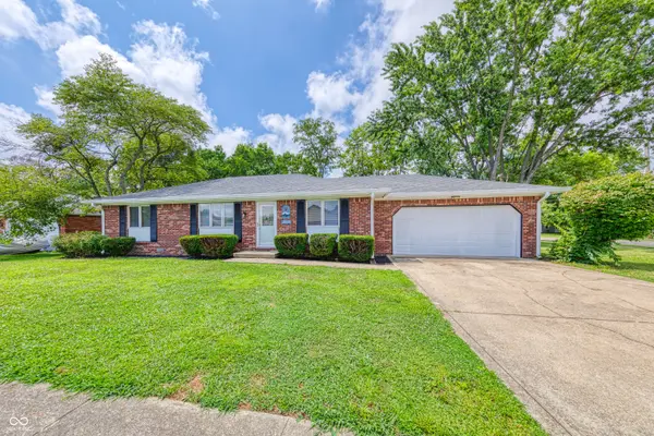 2113 Berwick DR, Shelbyville, IN 46176