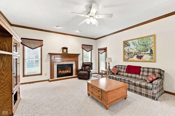 3753 S Cedar Creek LN, New Palestine, IN 46163