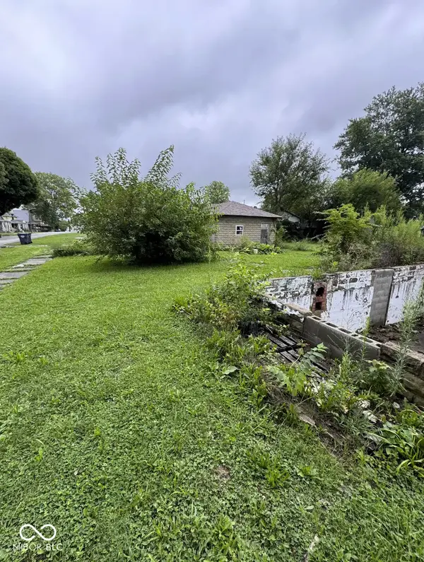 102 E Harrison, Saint Paul, IN 47272