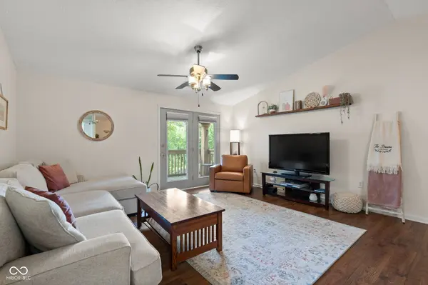8950 Hunters Creek DR #208, Indianapolis, IN 46227