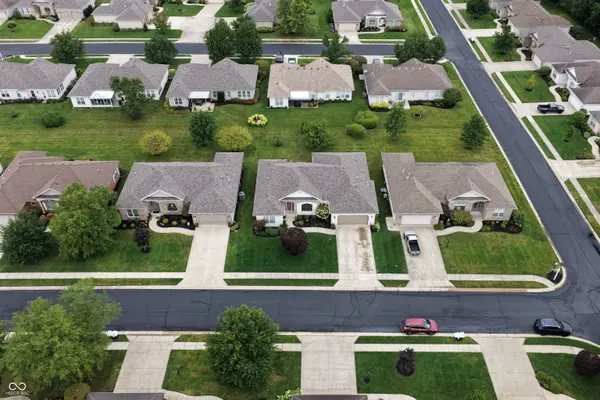 5404 Wentworth LN, Muncie, IN 47304