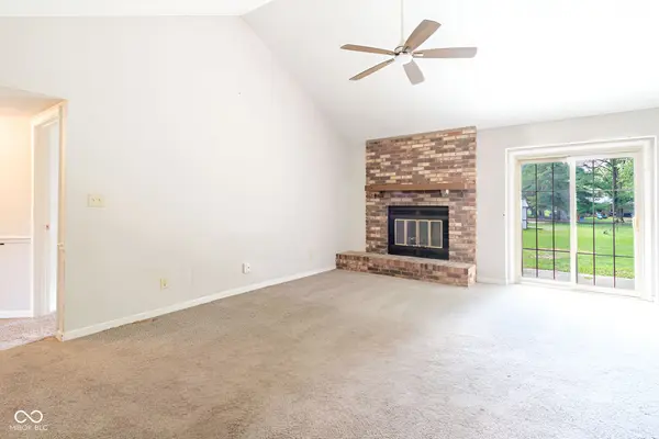 572 San Ricardo DR, Greenwood, IN 46142