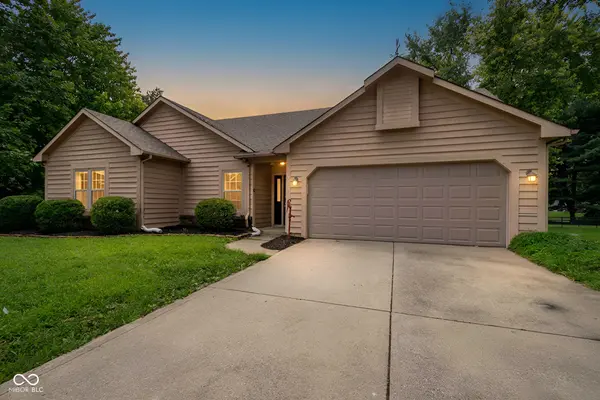 572 San Ricardo DR, Greenwood, IN 46142