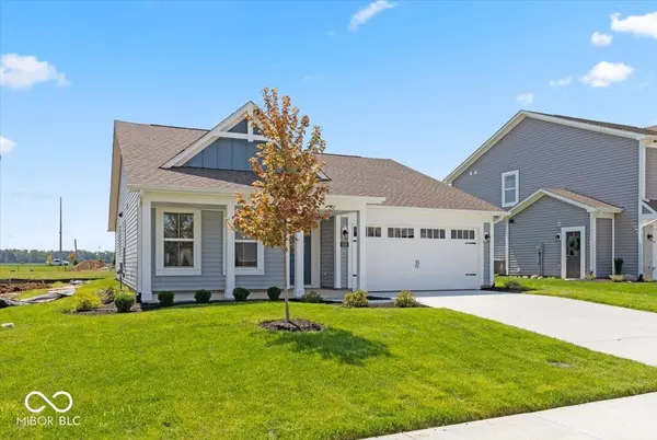859 Oakleaf DR, Greenfield, IN 46140