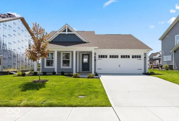 859 Oakleaf DR, Greenfield, IN 46140
