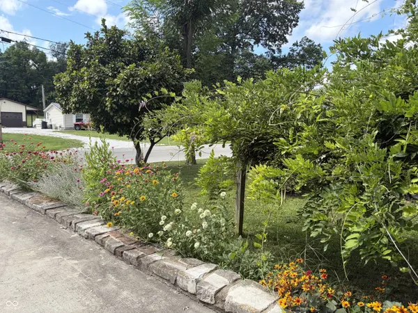 702 NW 2nd ST, Washington, IN 47501