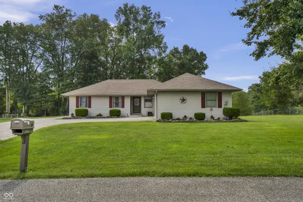 5195 N Camelot WAY, North Vernon, IN 47265