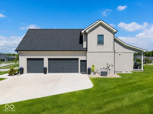 1837 Calvert Farms DR, Greenwood, IN 46143