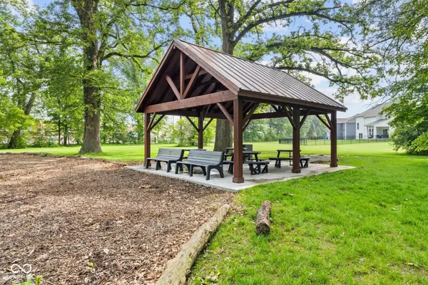 10429 Oak Bend BLVD, Indianapolis, IN 46239