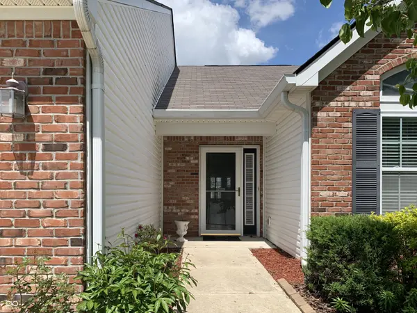 1350 Hamilton DR, Greenwood, IN 46143