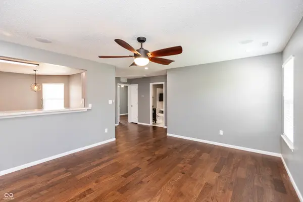 6714 Larkwood CT, Indianapolis, IN 46241