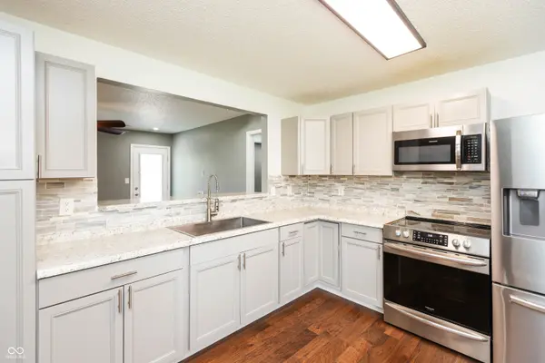 6714 Larkwood CT, Indianapolis, IN 46241