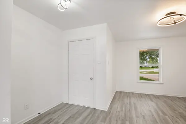 1364 Ellington DR, Shelbyville, IN 46176