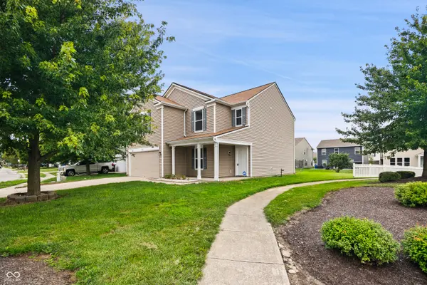 1364 Ellington DR, Shelbyville, IN 46176