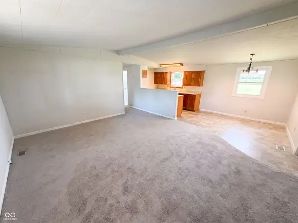 2584 E Phylbeck AVE, Terre Haute, IN 47805
