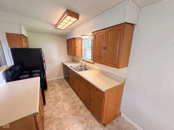 2584 E Phylbeck AVE, Terre Haute, IN 47805