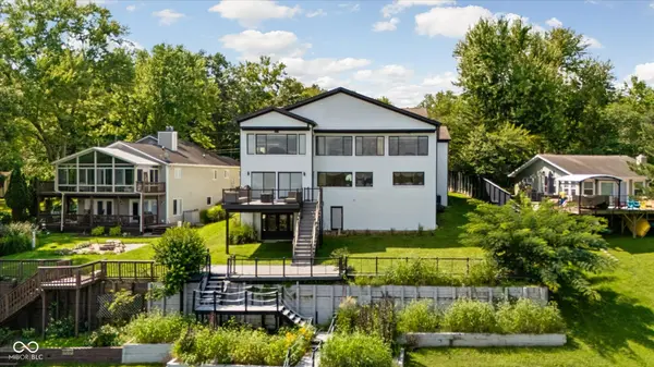 7800 N Lakewood DR, Unionville, IN 47468