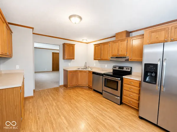 1325 S Noble ST, Shelbyville, IN 46176