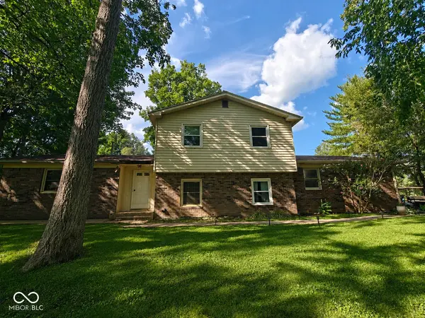 532 E Timberbrook EST, Shelbyville, IN 46176