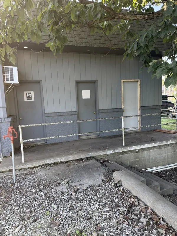 102 W Us Highway 36, Rockville, IN 47872