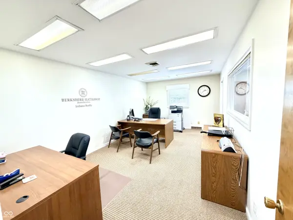 100 W Broadway ST, Fortville, IN 46040