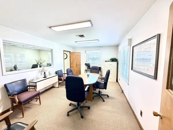 100 W Broadway ST, Fortville, IN 46040