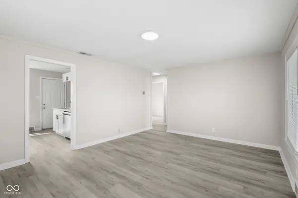76 N 2nd AVE, Beech Grove, IN 46107