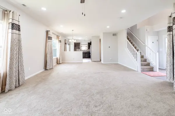 899 Briarstone DR, Greenwood, IN 46143