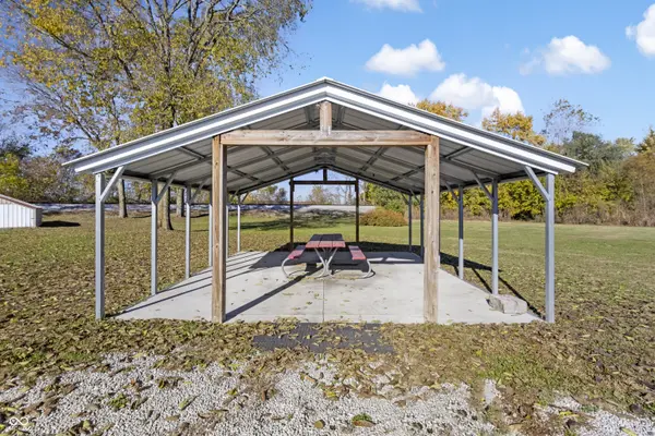 1620 Jonesville RD, Columbus, IN 47201