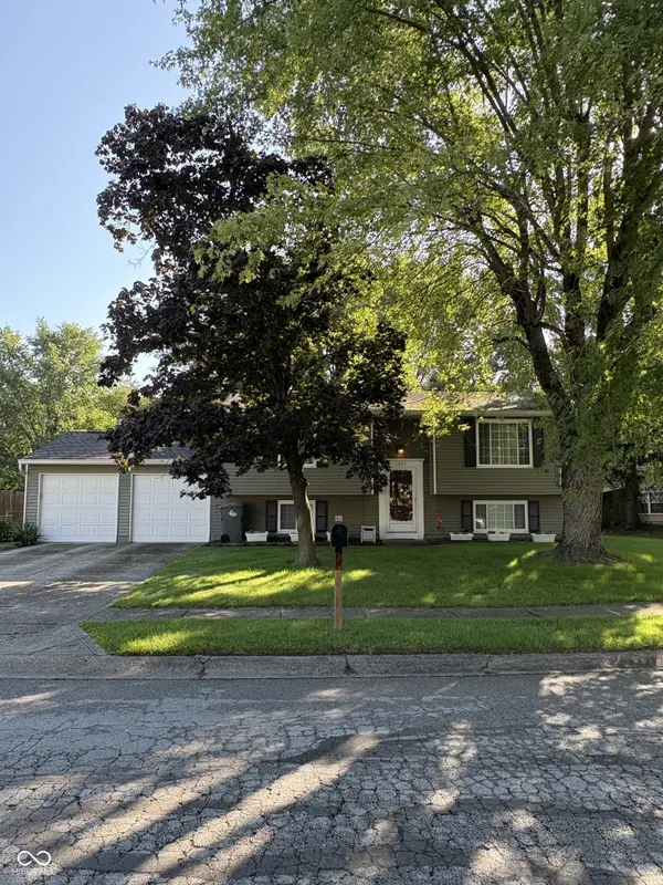1025 Ridgepointe DR, Indianapolis, IN 46234