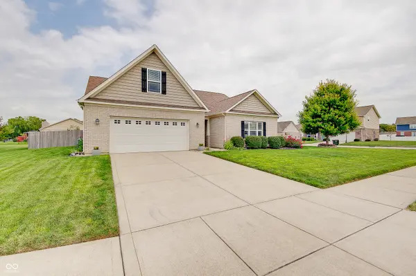 4602 W Dane CT, New Palestine, IN 46163