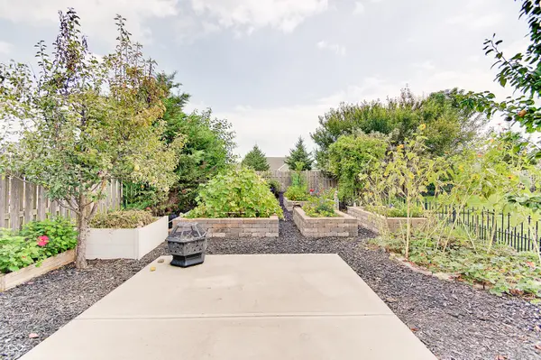 4602 W Dane CT, New Palestine, IN 46163