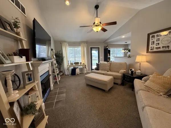 2895 Fox Ridge, Columbus, IN 47203