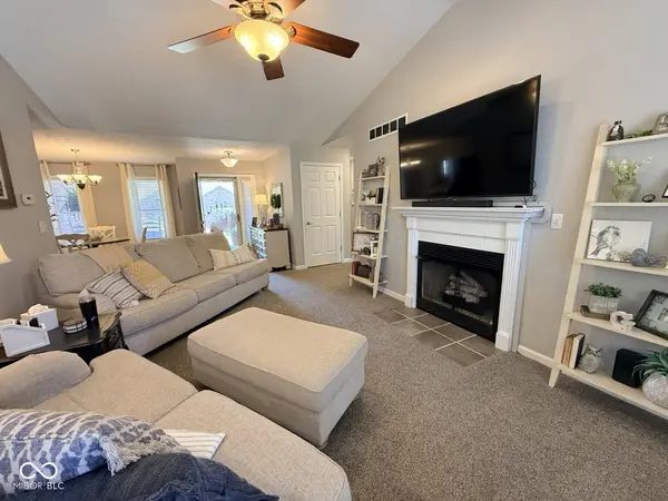 2895 Fox Ridge, Columbus, IN 47203
