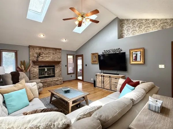 939 Silver Creek WAY, Greenwood, IN 46142