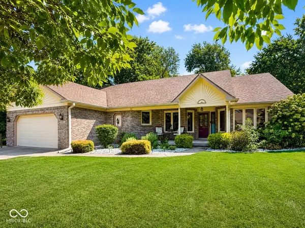 939 Silver Creek WAY, Greenwood, IN 46142