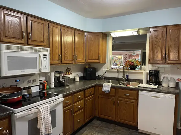 118 Granby DR, Cumberland, IN 46229