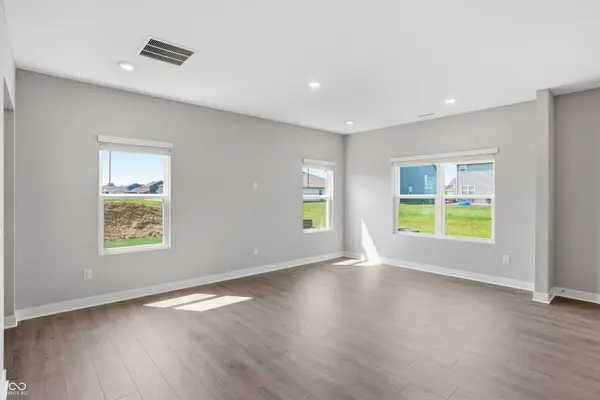 6162 Wasco DR, Whitestown, IN 46075