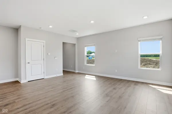 6172 Wasco DR, Whitestown, IN 46075
