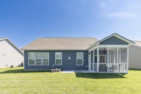 1454 Lexington TRL, Greenfield, IN 46140