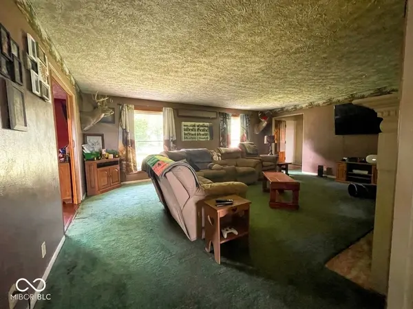 739 W Gossett RD, Frankfort, IN 46041