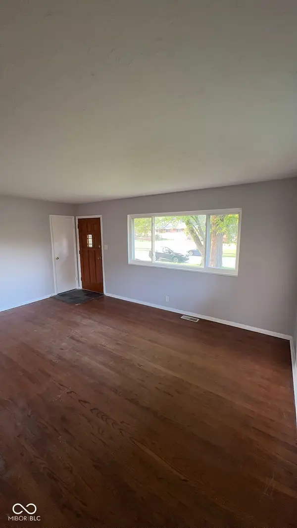 2462 Mann DR, Beech Grove, IN 46107