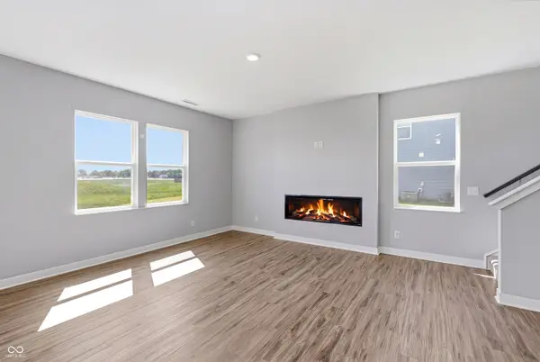 221 Switchgrass LN, Whiteland, IN 46184