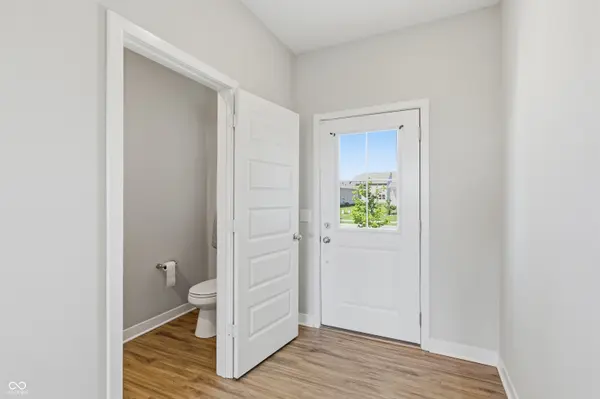 221 Switchgrass LN, Whiteland, IN 46184